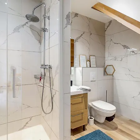 בית נופש Gorgeous In With Wifi רויאן