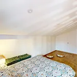 2 Bedroom Amazing In Royan