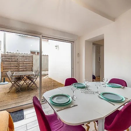Nice Home In Royan With Wifi Hébergement de vacances